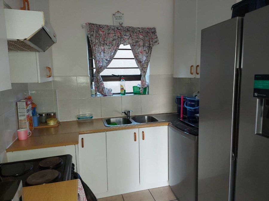 To Let 2 Bedroom Property for Rent in De Kuilen Western Cape
